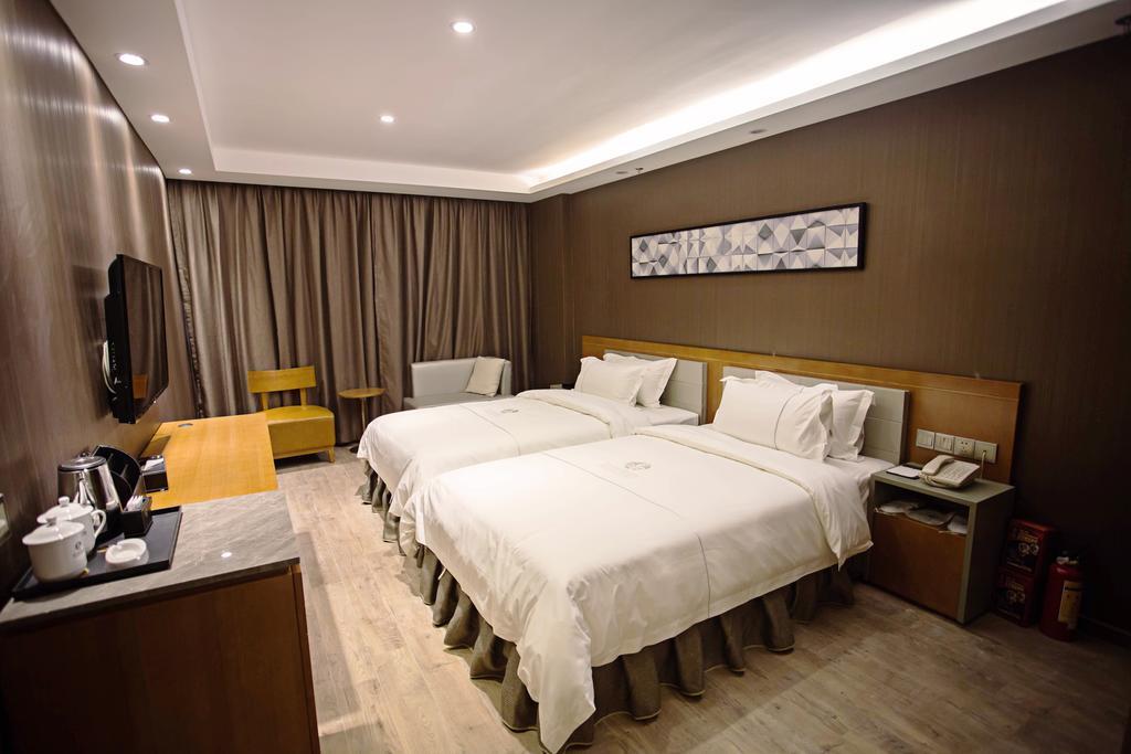 Insail Hotel Zhuhai Room photo